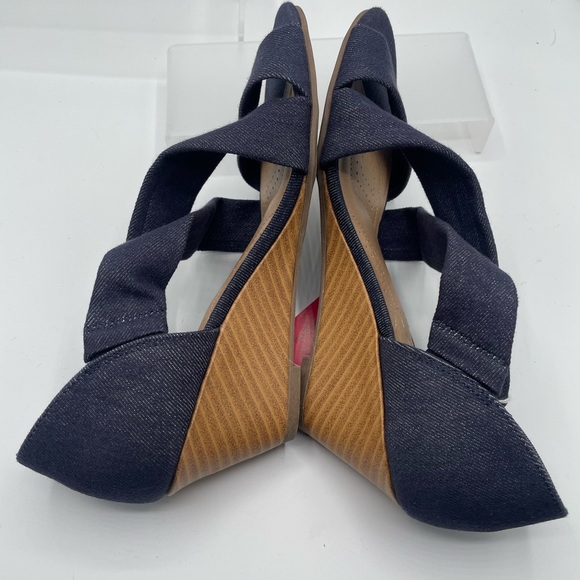 Dexflex Blue Denim Open Toe Wedge Sandals Size 8.5 NWT - Picture 4 of 6